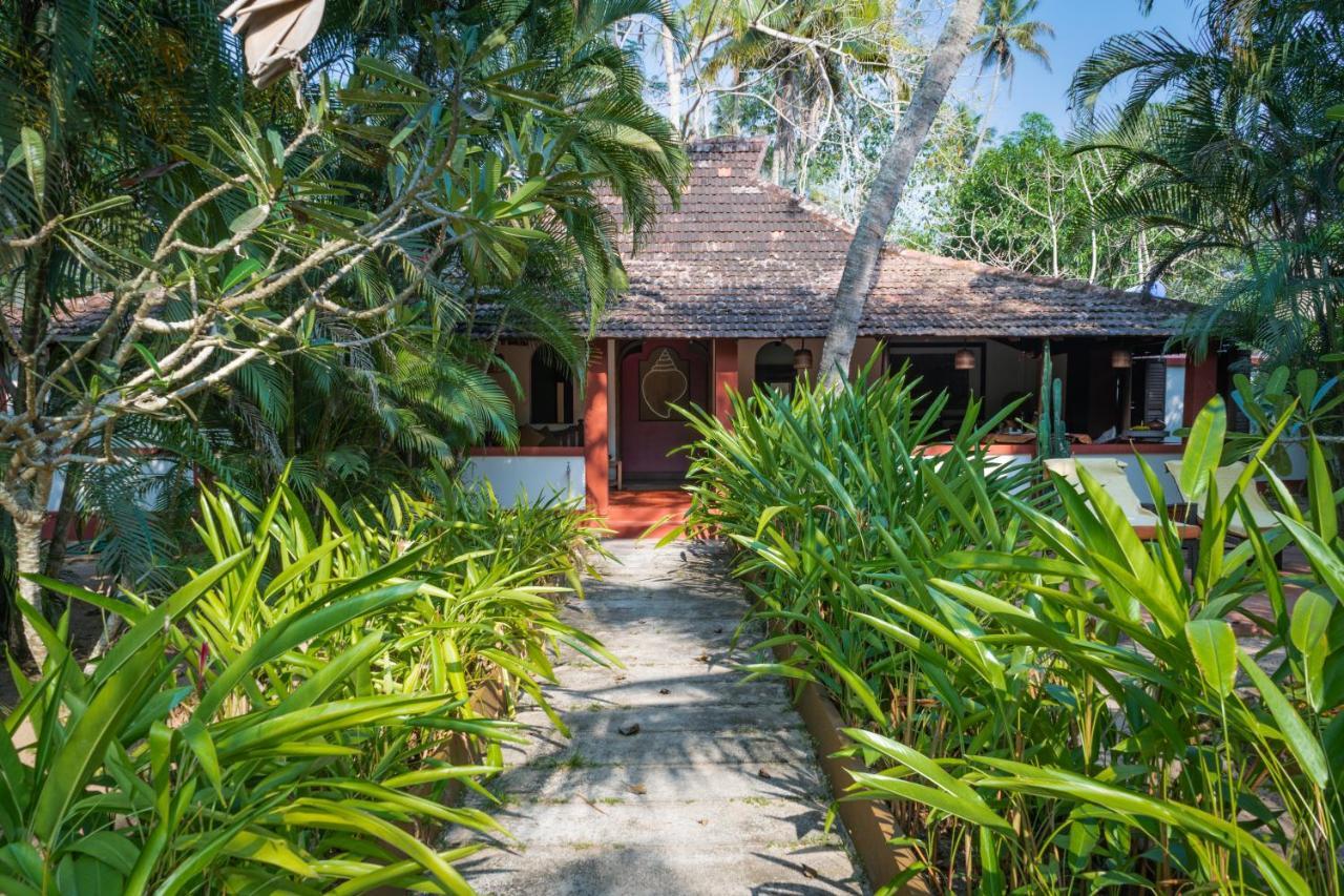 Amritara A Beach Symphony Марарикулам Екстериор снимка